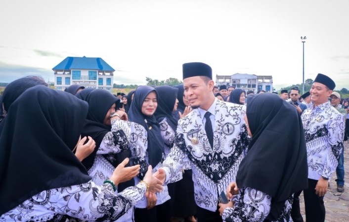 Pemko Pekanbaru Salurkan Insentif Ramadhan Ribuan Guru