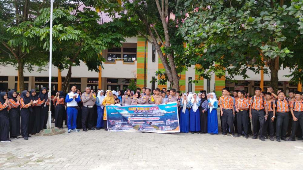 Sasar Generasi Z, Ditlantas Polda Riau Edukasi Tertib Berlalu Lintas dan Pilkada Damai 2024