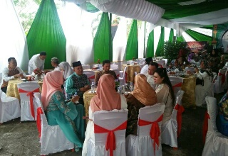 Open House, Ketua DPRD Inhil Menjamu Ratusan Tamu Di Kediaman Dinas