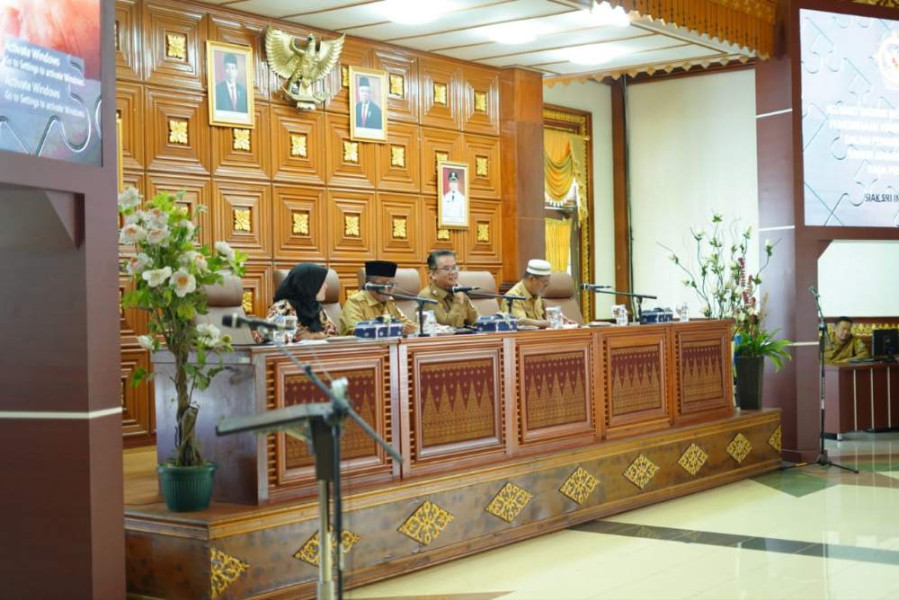 Pjs Bupati Siak Indra Purnama pimpin Rapat Entry tim BPK RI Provinsi Riau