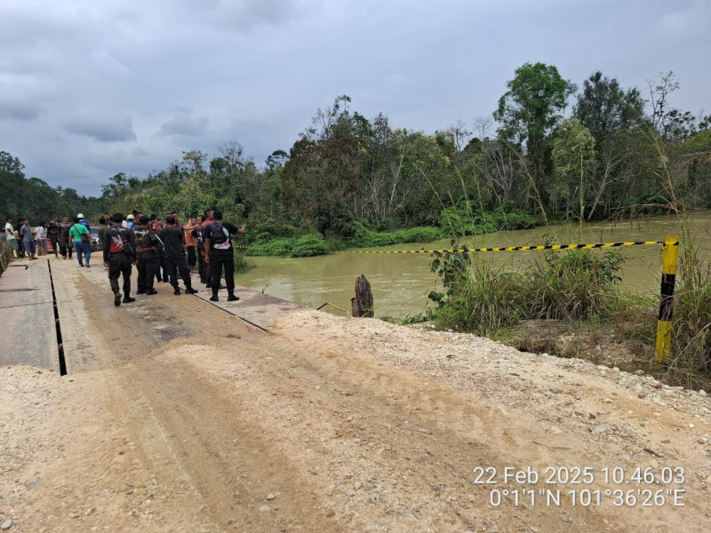 Update Kabar Truk Masuk Sungai di Langgam Pelalawan, 6 Balita dan 7 Orang Dewasa Hilang