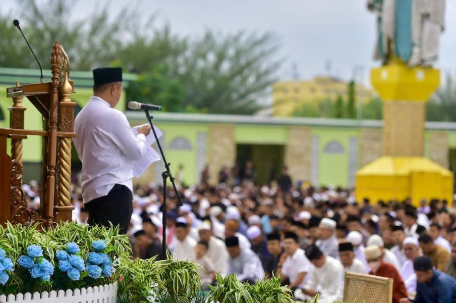 Shalat Idul Adha di Masjid Raya Annur Riau, Gubri Wahid: Momen Spiritual Memperkuat Iman dan Ketakwaan