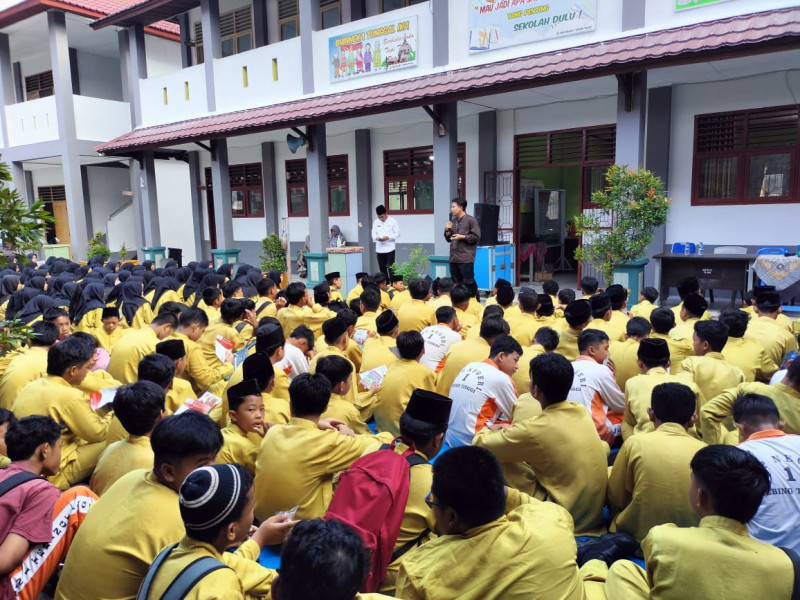 Antusias Ikuti Sosialisasi Program KEJAR, 200 Pelajar SMPN 1 Tebing Tinggi Buka Tabungan Simpel di BRK Syariah