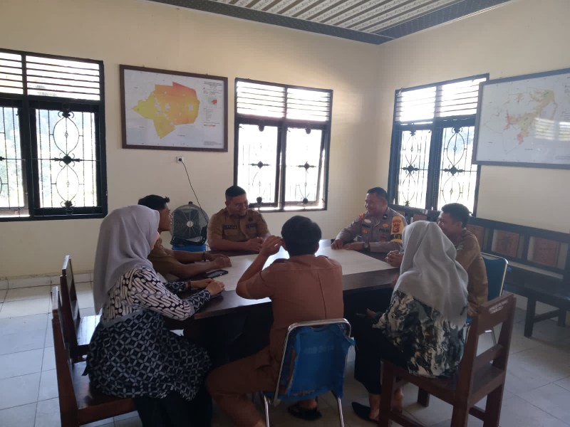 Bersama Pemerintah Desa, Polsek Kabun Wujudkan Pilkada Damai 2024