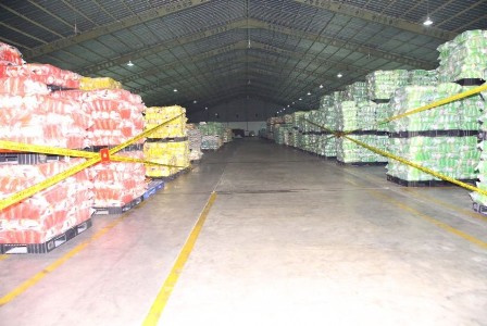 Saham PT Tiga Pilar Terus Anjlok Pascapenyegelan Beras Maknyuss 