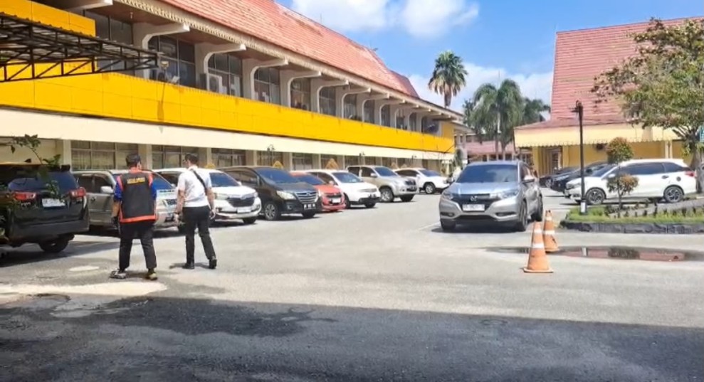 Kejati Riau Mulai Penyidikan Kasus Smart Board, Kantor Disdik Digeledah