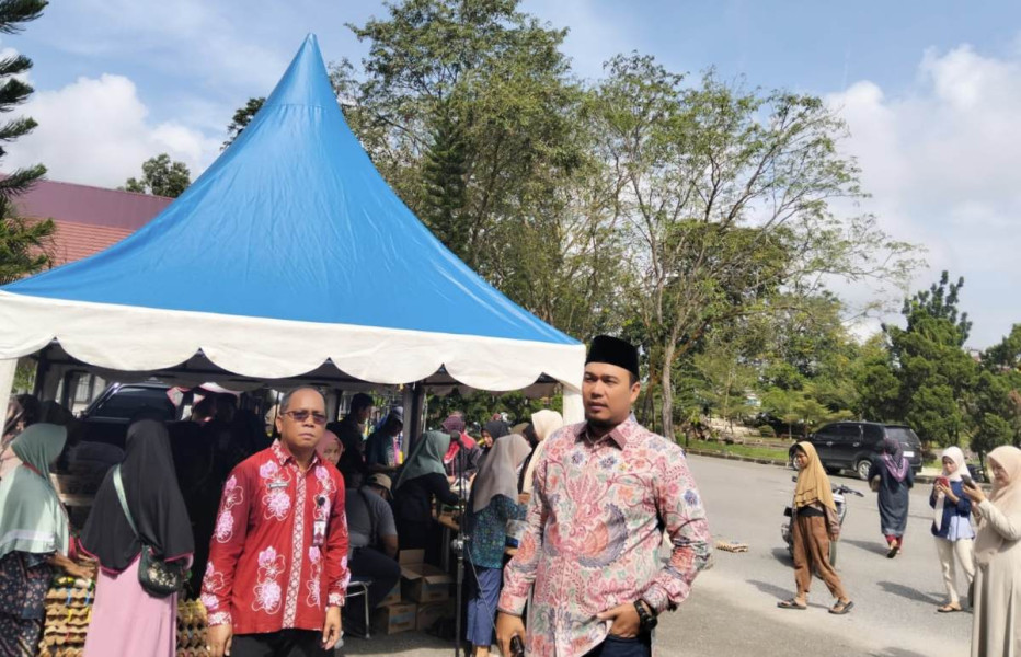 Bupati Inhu Tinjau Gerakan Pangan Murah