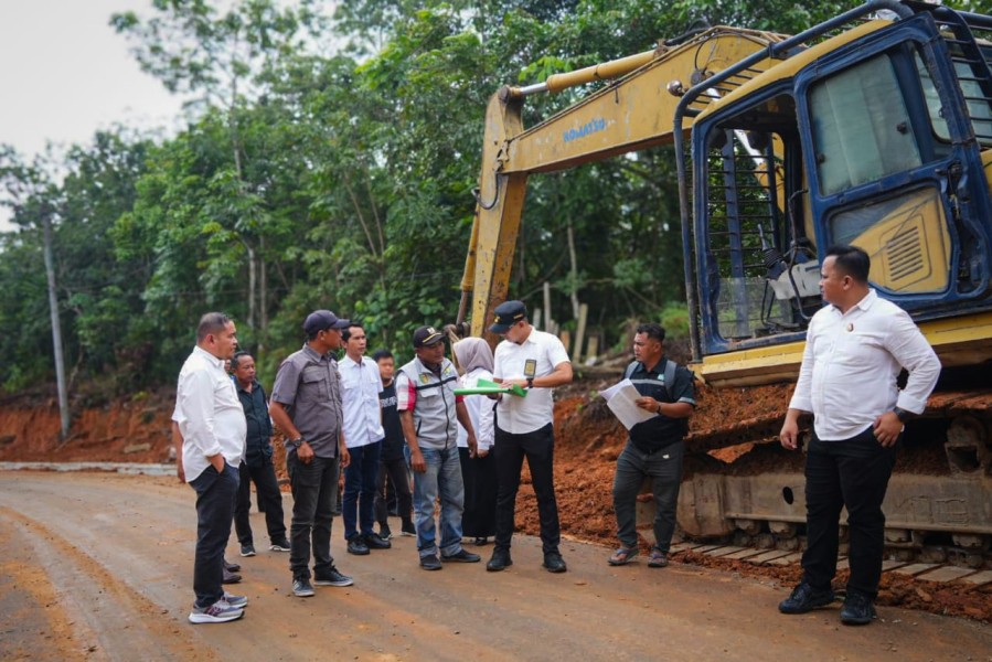 Kejari Kuansing Lakukan Monitoring dan Pengawasan Sejumlah Proyek di Dinas PUPR dan Perkimtan