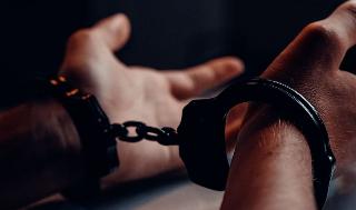 Diduga Peras Pemilik Kebun, Oknum Pegawai Dinas Kehutanan Riau Terjaring OTT Polres Pelalawan