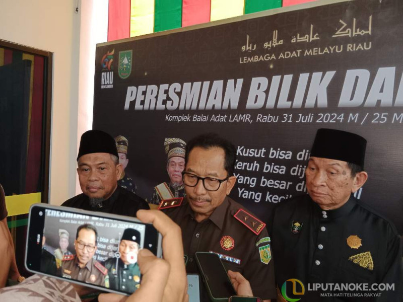 Perdamaian dalam Bingkai Keadilan Restoratif, Kajati Riau Resmikan Bilik Damai LAM Riau