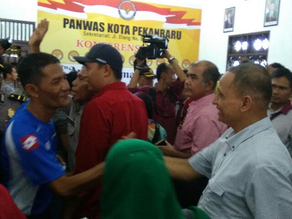 Setelah 7 Kali Sidang, Panwas Pekanbaru Putuskan BISA Ikut Pilwako