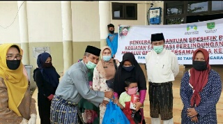 Pemkab Siak Serahkan Bantuan Anak-anak & Perempuan Dewasa 