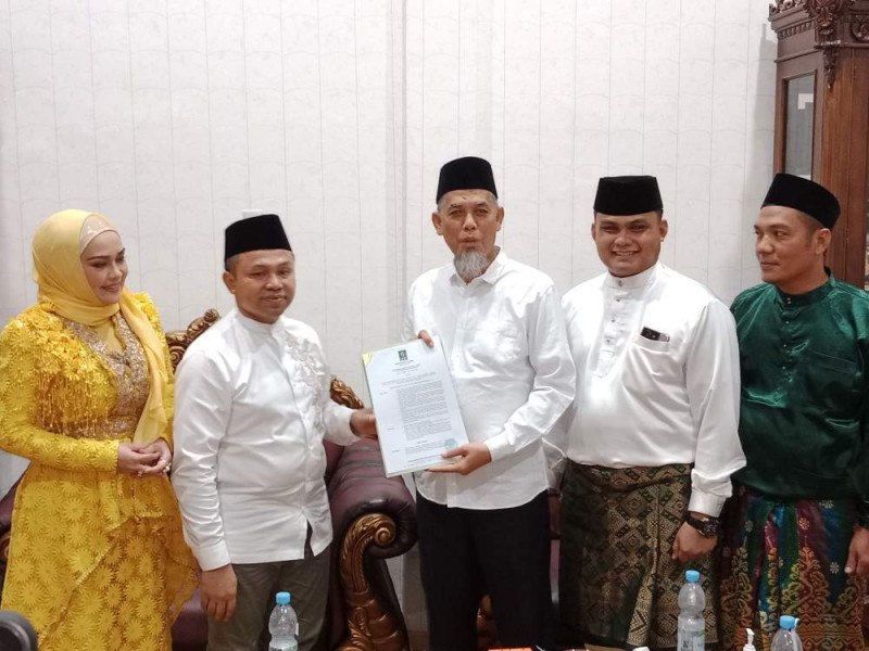 PKB Serahkan SK Dukungan Ke Paisal Maju Cawako Dumai, Saling Dukung di Pilkada Serentak 2024