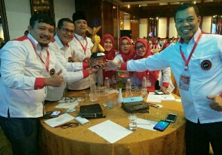 Puluhan FKPT Riau Terima Penghargaan Terbaik Pertama 