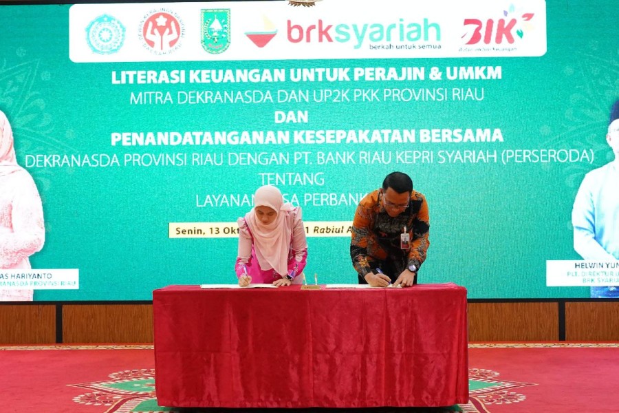 BRK Syariah dan Dekranasda Riau Sinergi Tingkatkan Literasi Keuangan bagi Pengrajin dan UMKM
