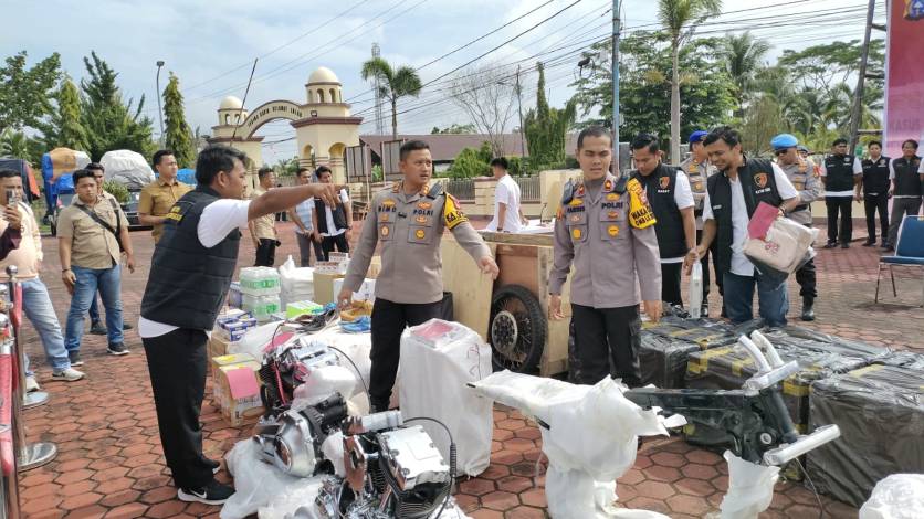 Polres Bengkalis Amankan Barang Impor Ilegal, Mulai dari Sperpart Moge,  Rokok, Hingga Pakaian Bekas