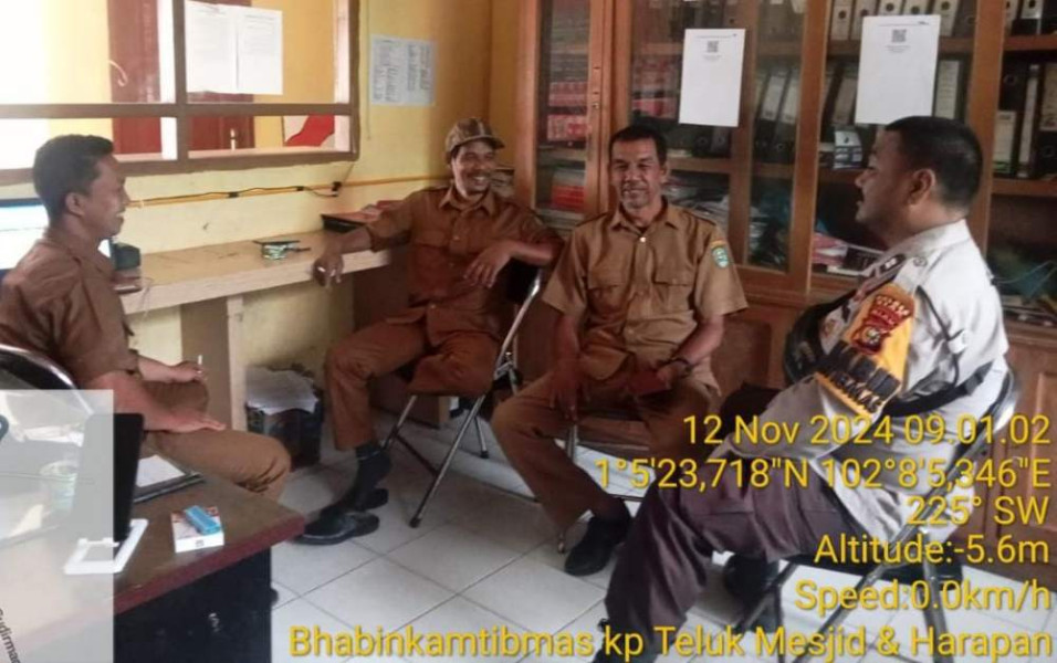 Polsek Sungai Apit Lakukan Kegiatan Sambang Warga sebagai Upaya Cooling System Menjelang Pilkada