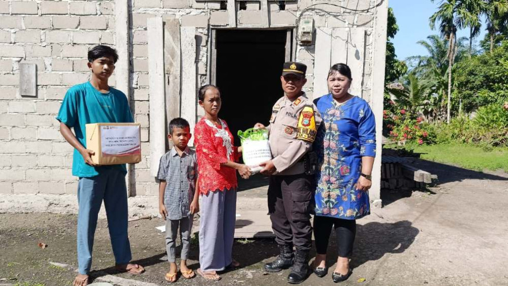 Polsek Tempuling Berikan Bantuan kepada Anak Hati Melalui Program Minggu Kasih