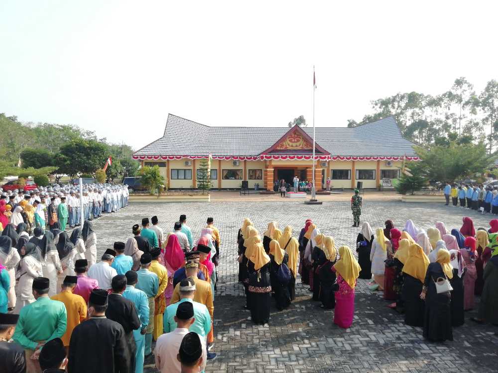 Pj. Camat Sentra Jon Hendri Sampaikan Pidato Gubri Hari Jadi Provinsi Riau Ke - 65