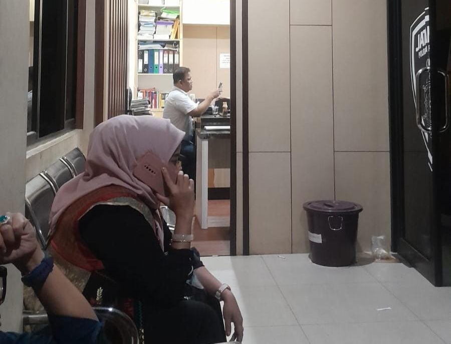 Diperiksa Sejak Pagi, Mantan Dirut RSUD Madani Langsung Ditahan?