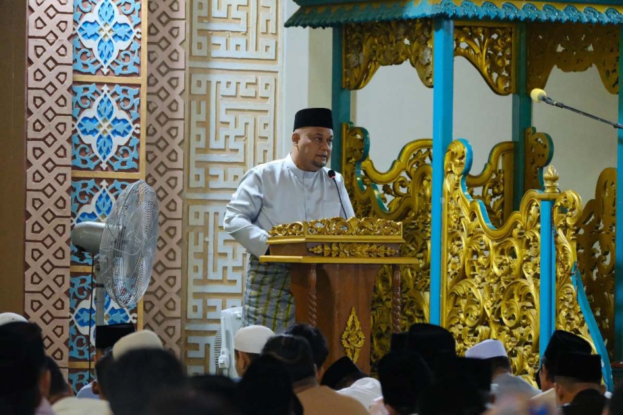 Perdana Setelah Dilantik, Wabup Syamsurizal Ikuti Sholat Idul Adha di Masjid Islamic Center Siak