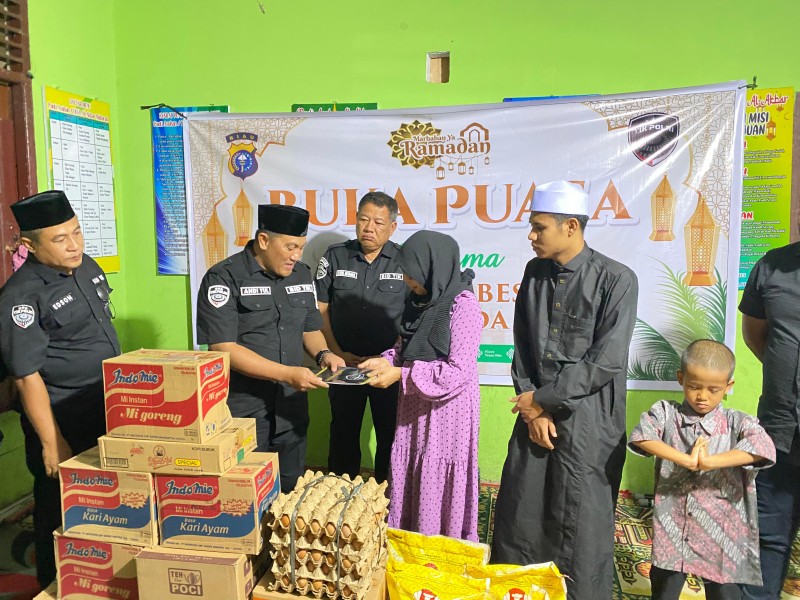 Berbagi di Bulan Ramadan, Bidang TIK Polda Riau Santuni Anak Panti