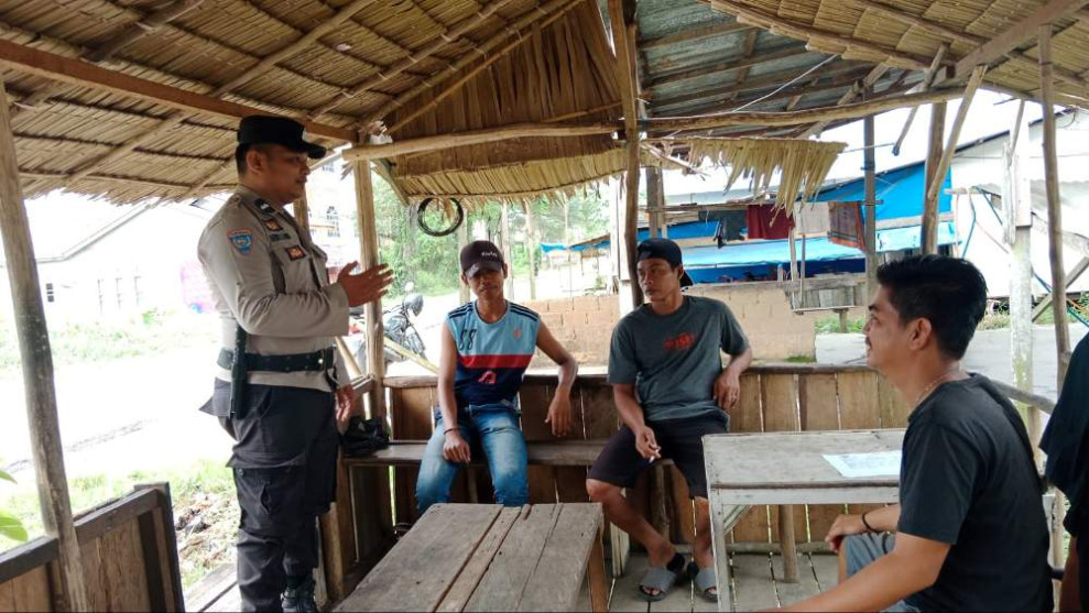 Patroli di Tembilahan Barat, Polsek Tembilahan Hulu Minta Masyarakat Gunakan Hak Pilih Pilkada 2024