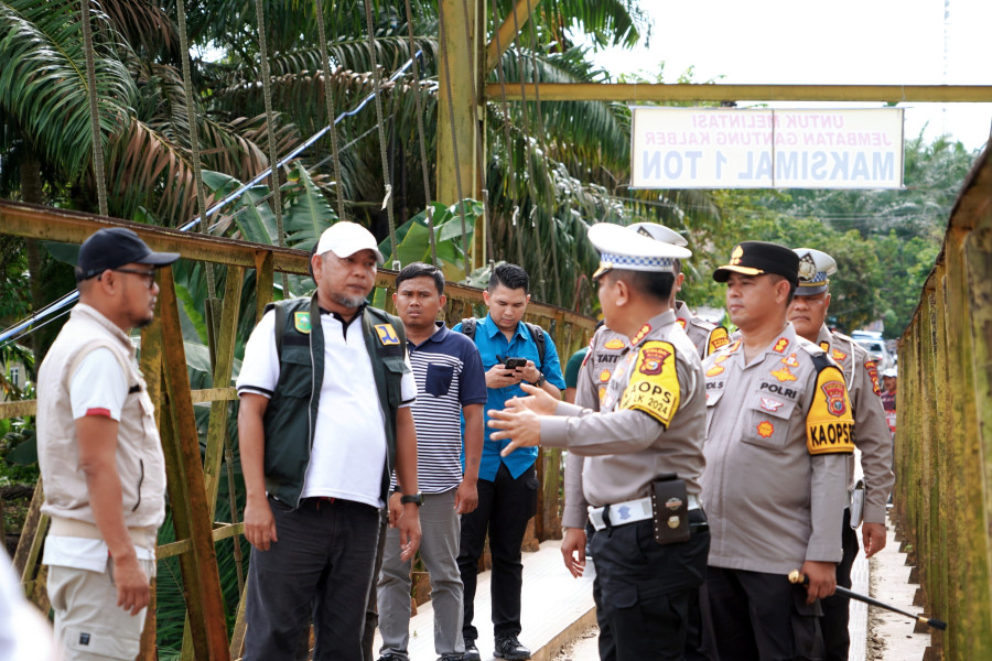Dirlantas Polda Riau dan PUPR Provinsi Riau Cek Kondisi Jembatan Sungai Rokan