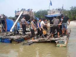 Polsek Singingi Lakukan Razia PETI, Enam Pemilik Bongkar Dompeng Sendiri