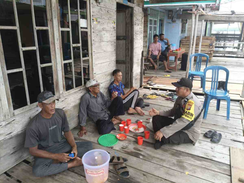 Bhabinkamtibmas Sungai Bela Ajak Berperan Aktif Wujudkan Kamtibmas dan Pilkada Damai