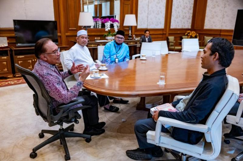 UAS Disambut Hangat PM Anwar Ibrahim, Bahas Dinamika Dakwah dan Isu-isu Agama