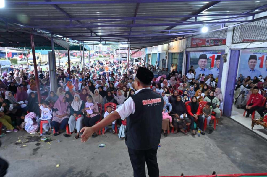 Emak-Emak Garis Keras Ujung Batu Histeris Sambut Kehadiran Cagubri Abdul Wahid