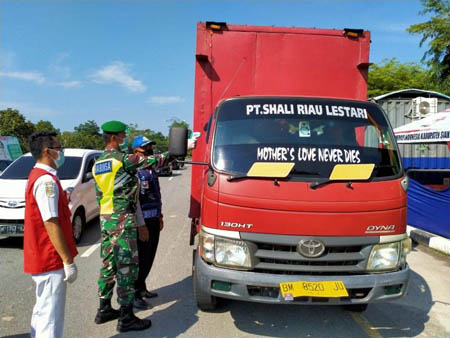 Aparat Gabungan Lakukan Pengecekan Kendaraan di Pos Pantau TASL