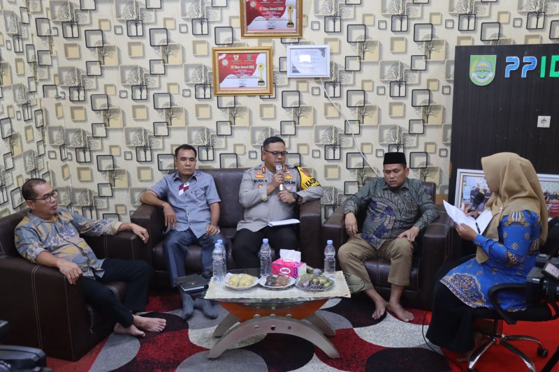 Llive Talk Show, Kapolres Rohul Cegah Hoax dan Black Campaign Pilkada 2024