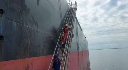 Badai Perairan Pulau Jawa 'Mengamuk', Kapal Tenggelam 6 Crew Asal Jateng Nyebur ke Laut, Begini Nasibnya