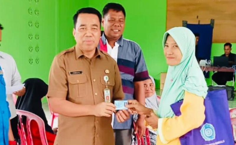 Layanan Dukcapil Molduk Jebol Master Non Stop Datangi Masyarakat Desa