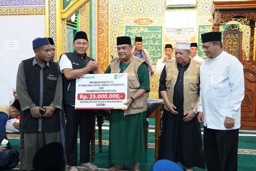 Kegiatan GSSB Bersama Gubri, BRK Syariah Serahkan Bantuan Program Kemitraan