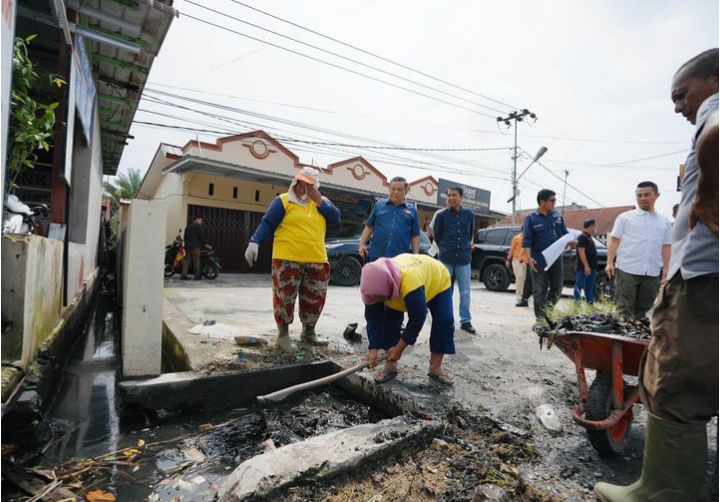 Perbaikan Jalan Rusak Dirasakan Masyarakat, PJ Gubernur SF Hariyanto Didoakan Jadi Gubernur