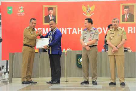 Pemko Pekanbaru Boyong Dua Penghargaan dari KPK 