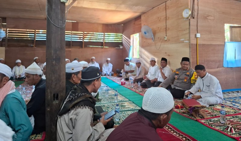 Cooling System, Polsek Rambah Hilir Sambangi Surau Suluk Syeikh Ambia Sampaikan Pesan Pilkada Damai