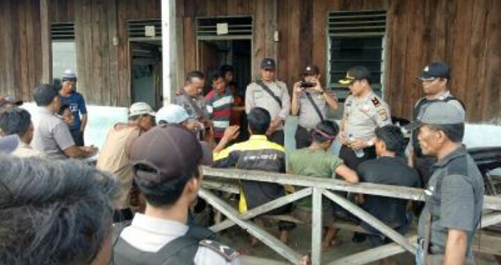 Ribut Mulut, Dua Security Bersimbah Darah Di Hajar Buruh dengan Bacokan