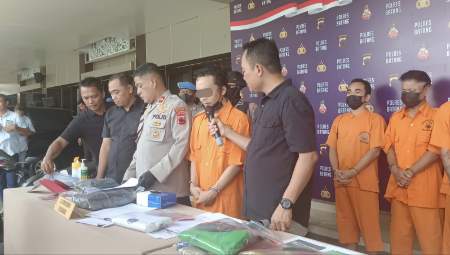 Teganya! Kakak Tiri Peras Adiknya dengan Modus Teror dan Sebar Video VCS 