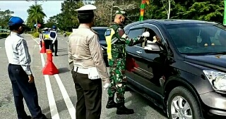 Ratusan Kenderaan Dipaksa Putar Balik di Perbatasan Kuansing-Sumbar