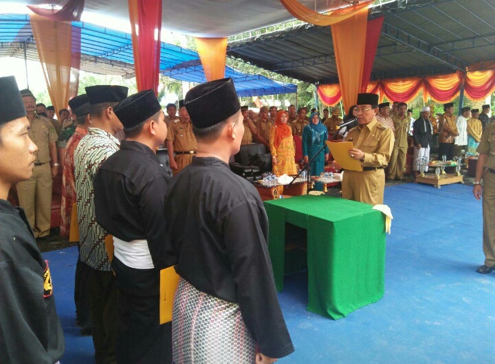 Bupati Wardan Lantik Pj Kades Air Balui dan Resmikan Program DMIJ se-Kecamatan Kemuning