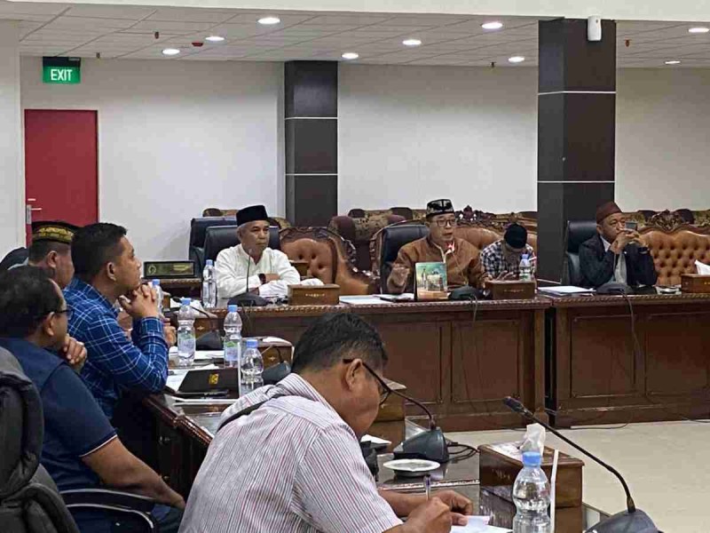 RDP di DPRD, Pemkab Inhil dan Perusahaan Komit Carikan Solusi Banjir di Desa Lahang Hulu