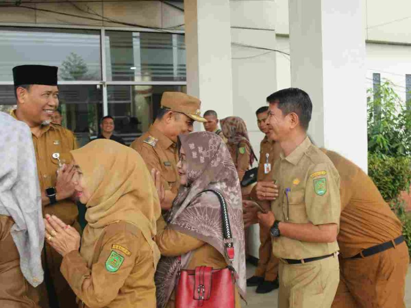 Usai Libur Lebaran, Bupati Inhil Pimpin Apel Gabungan Hari Pertama Masuk Kerja