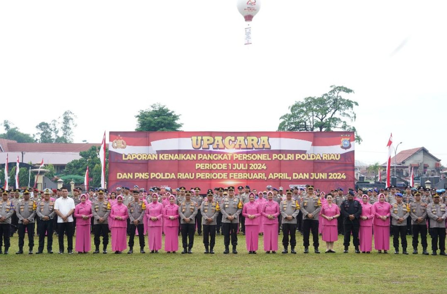 548 Personil Polda Riau Terima Kenaikan Pangkat Periode Juli 2024