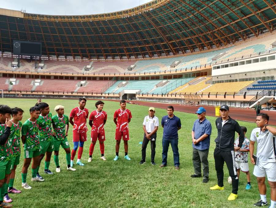 Iskandar Hoesin Berharap Sepakbola Lolos PON: Jadilah Petarung Tanpa Kenal Lelah