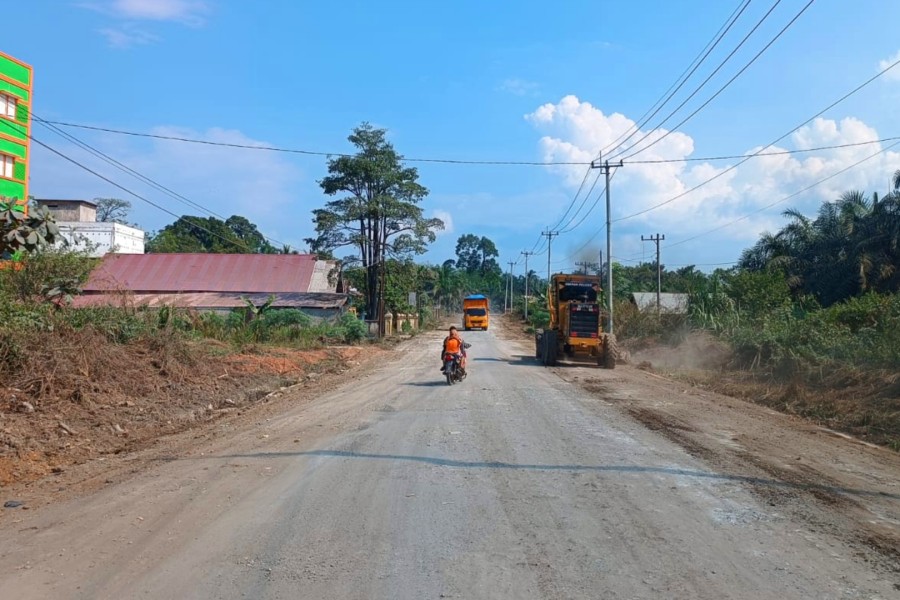 Pemprov Riau Gandeng 24 Perusahaan Perbaikan Ruas Jalan Siak-Pelabuhan Perawang