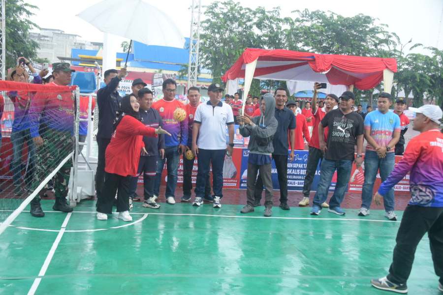 Kasmarni Apresiasi Kegiatan Open Turnamen Sepak Takraw Camat Bengkalis Bermasa Cup
